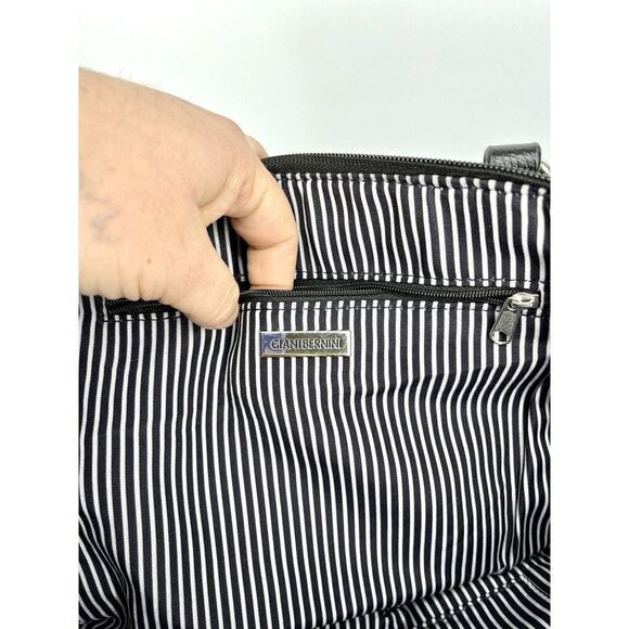 Giani Bernini Black Leather Hand Bag Pebbled Leather Good Used Condition - Picture 4 of 8